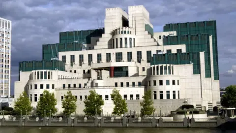 The UK's Secret Intelligence Service Rolls Out Dark Web Gateway to Lure Agents in Russia