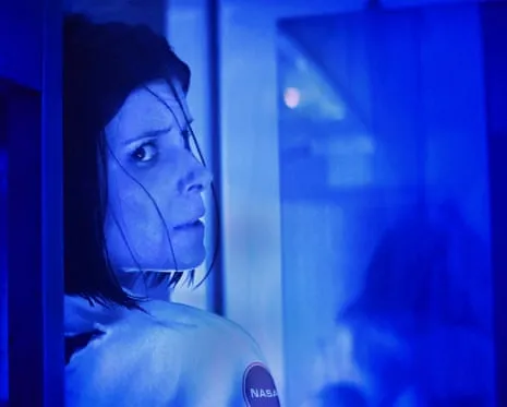 The Astronaut Film Analysis: Jump-Scares and Levitating Eggs in a Luxury Setting